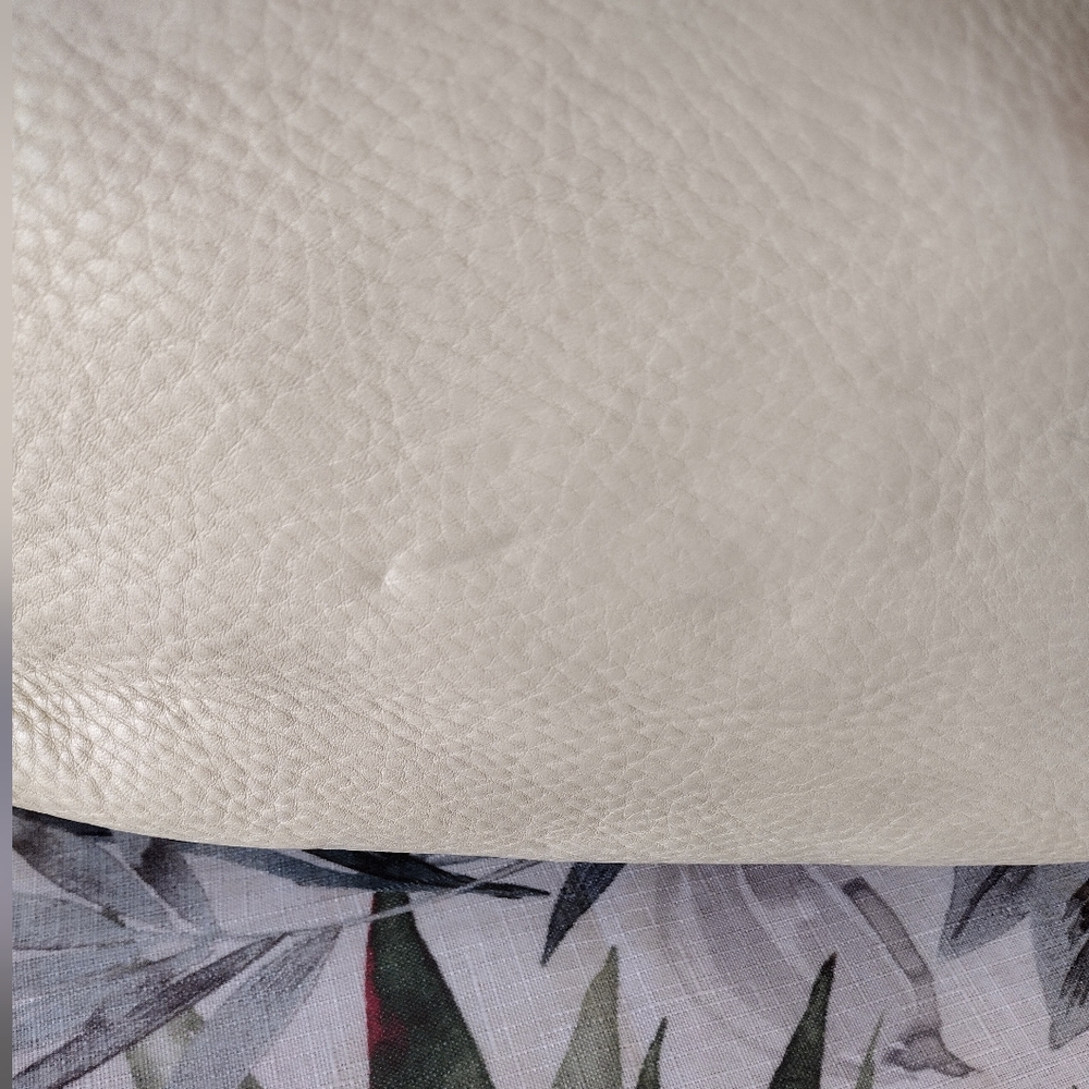 Coach East West Tassel Pebble leather beige Shoulder bag - Picture 13 of 17